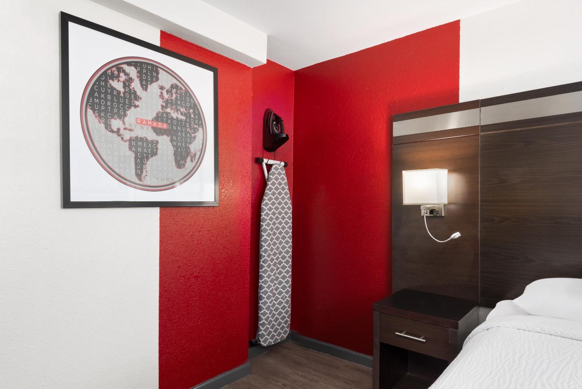 Motel Ramada By Wyndham Medford Airport North Exterior foto