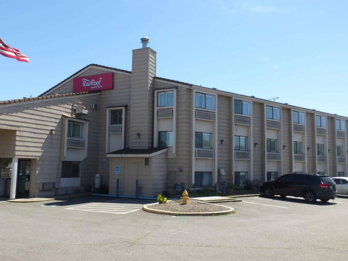 Motel Ramada By Wyndham Medford Airport North Exterior foto